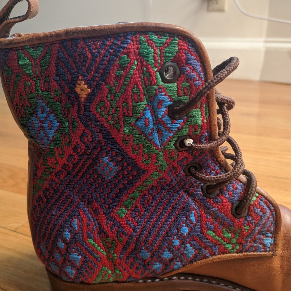 Teysha Peace boots (US W size 8) - Picture 2 of 8